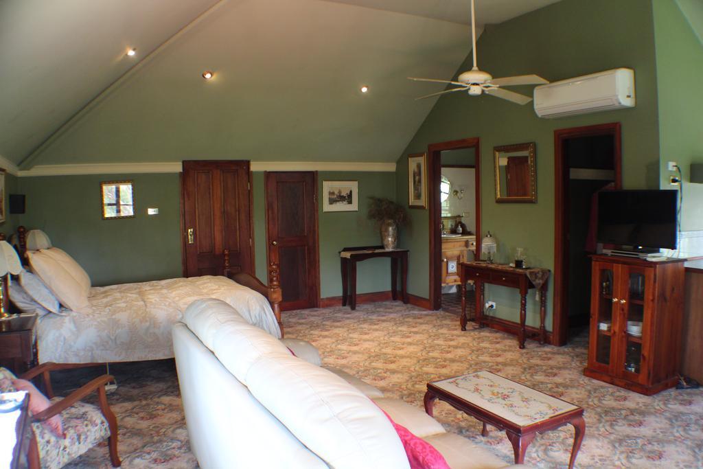 Storey Grange Springwood Ruang foto