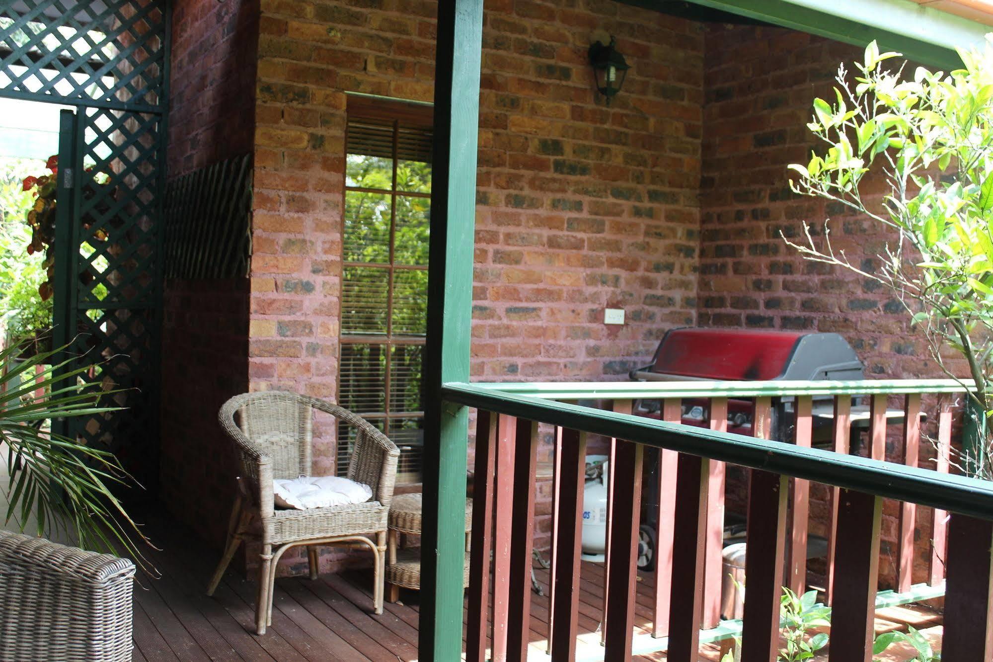 Storey Grange Springwood Bagian luar foto