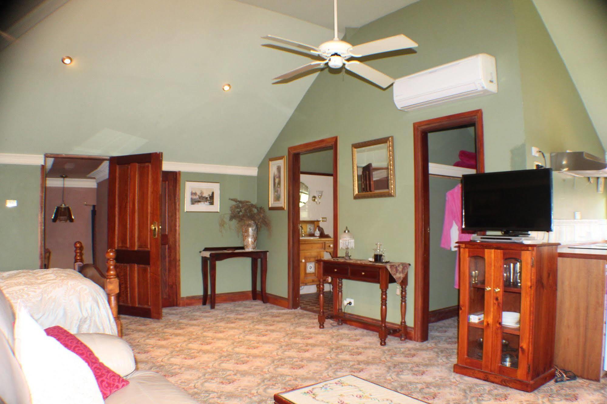 Storey Grange Springwood Bagian luar foto