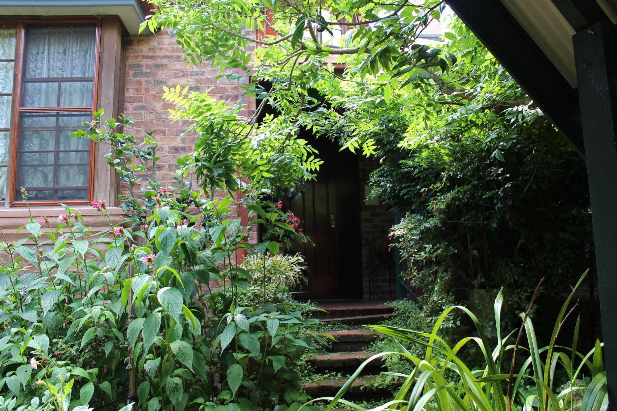 Storey Grange Springwood Bagian luar foto