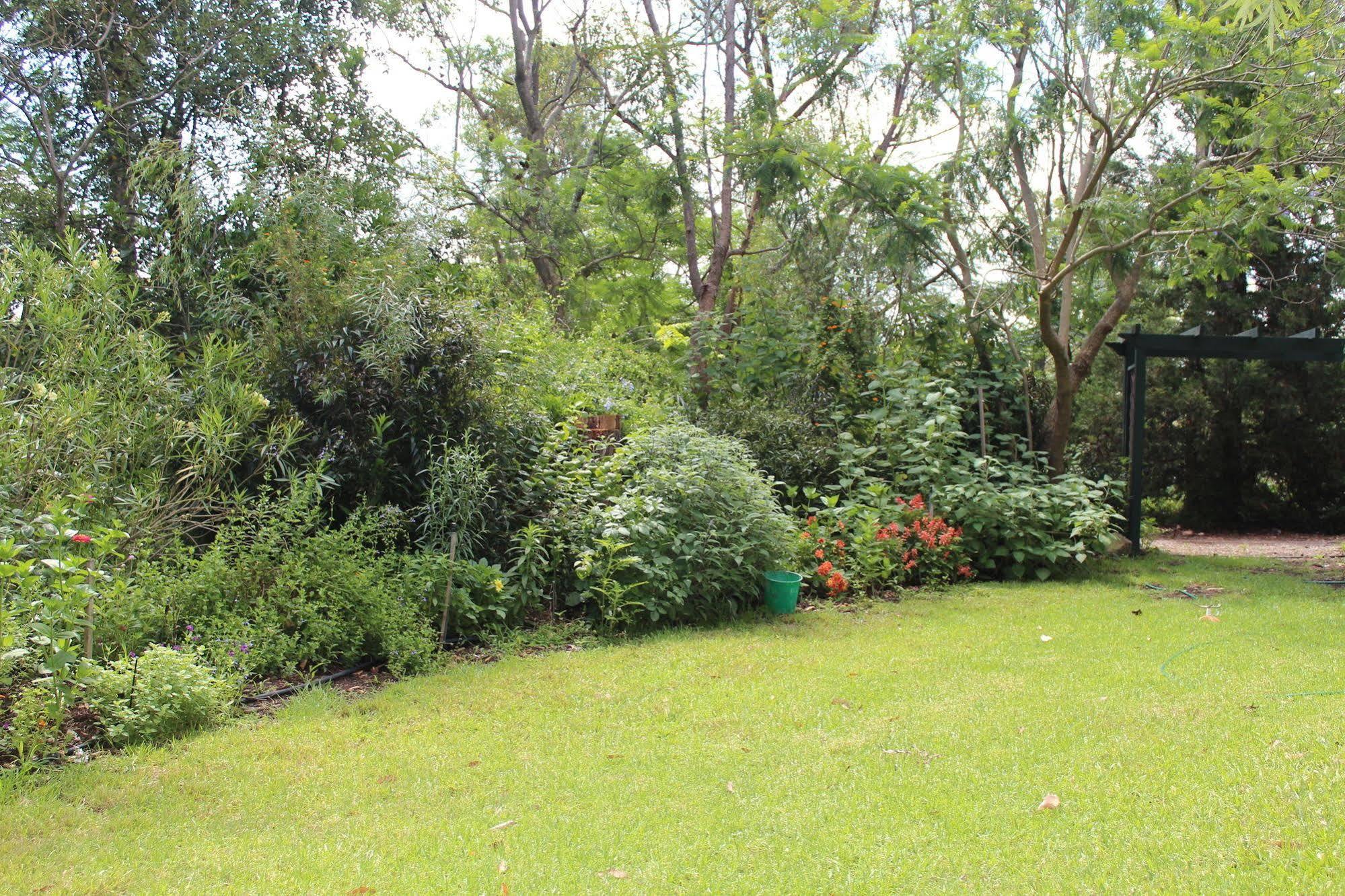 Storey Grange Springwood Bagian luar foto